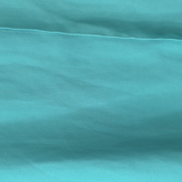 Teal sleeveless top - Picture 2 of 4